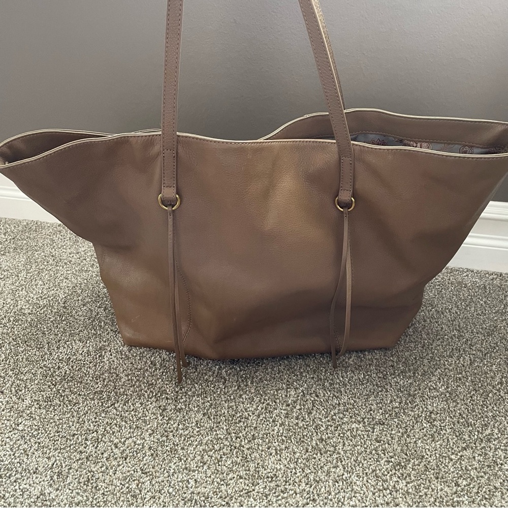 Hobo Kingston Tote - Graystone
